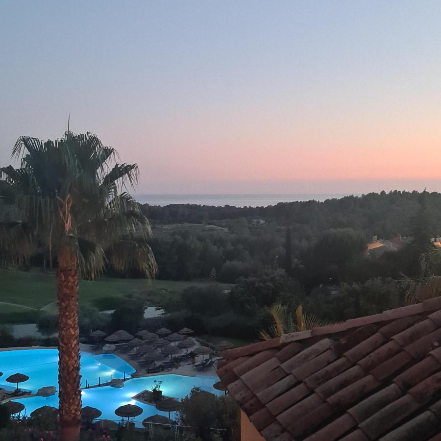 Appartamento Hameau Des Amandiers - Vue Mer, Golf Et Vignes Saint-Cyr-sur-Mer Esterno foto