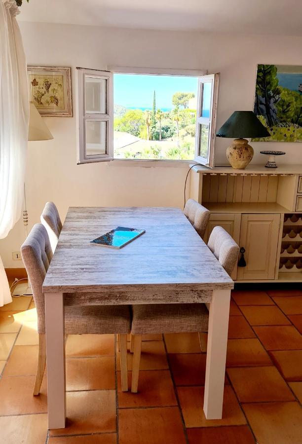 Appartamento Hameau Des Amandiers - Vue Mer, Golf Et Vignes Saint-Cyr-sur-Mer Esterno foto