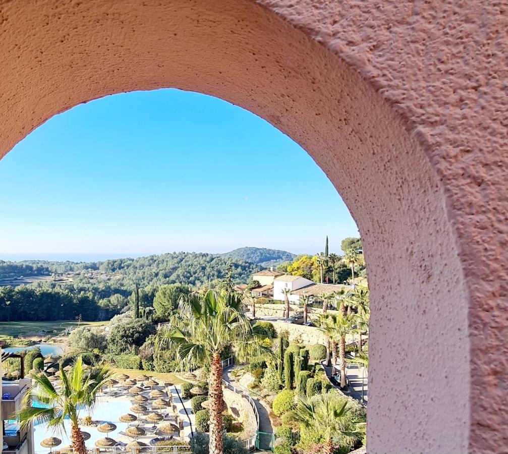 Appartamento Hameau Des Amandiers - Vue Mer, Golf Et Vignes Saint-Cyr-sur-Mer Esterno foto