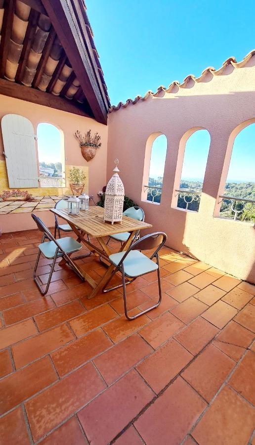 Appartamento Hameau Des Amandiers - Vue Mer, Golf Et Vignes Saint-Cyr-sur-Mer Esterno foto