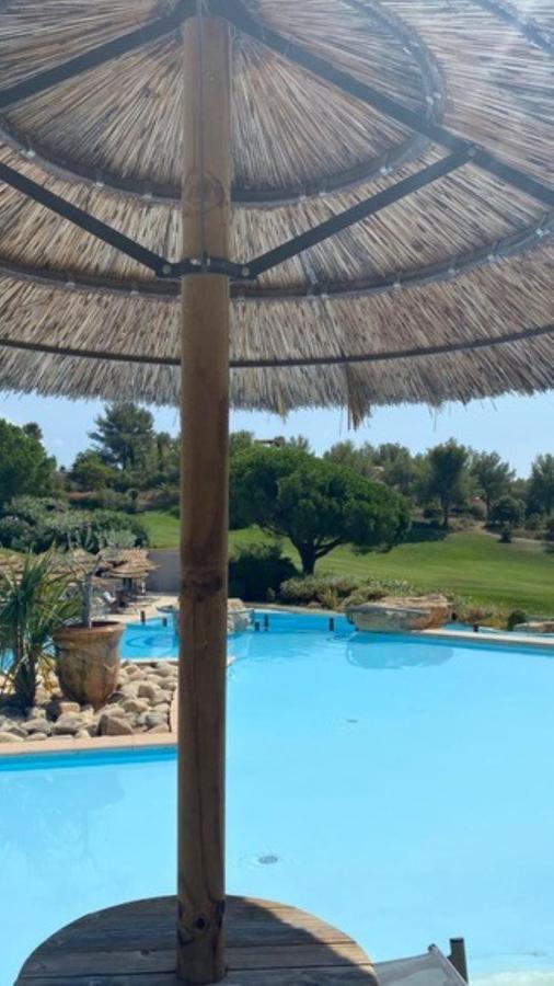 Appartamento Hameau Des Amandiers - Vue Mer, Golf Et Vignes Saint-Cyr-sur-Mer Esterno foto