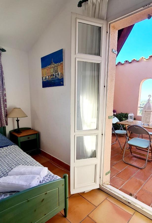 Appartamento Hameau Des Amandiers - Vue Mer, Golf Et Vignes Saint-Cyr-sur-Mer Esterno foto